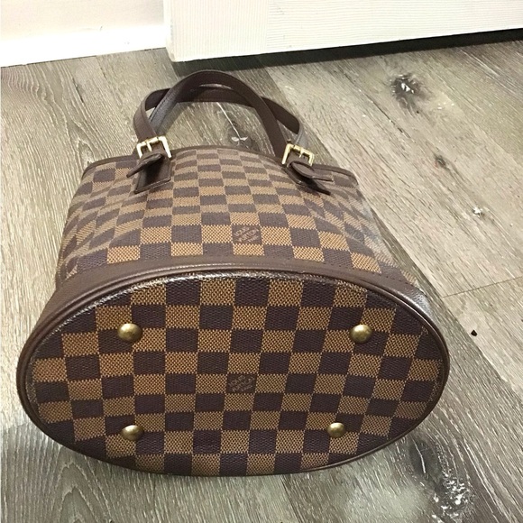 Louis Vuitton Damier Marais Bucket Shoulder Bag - Picture 11 of 16